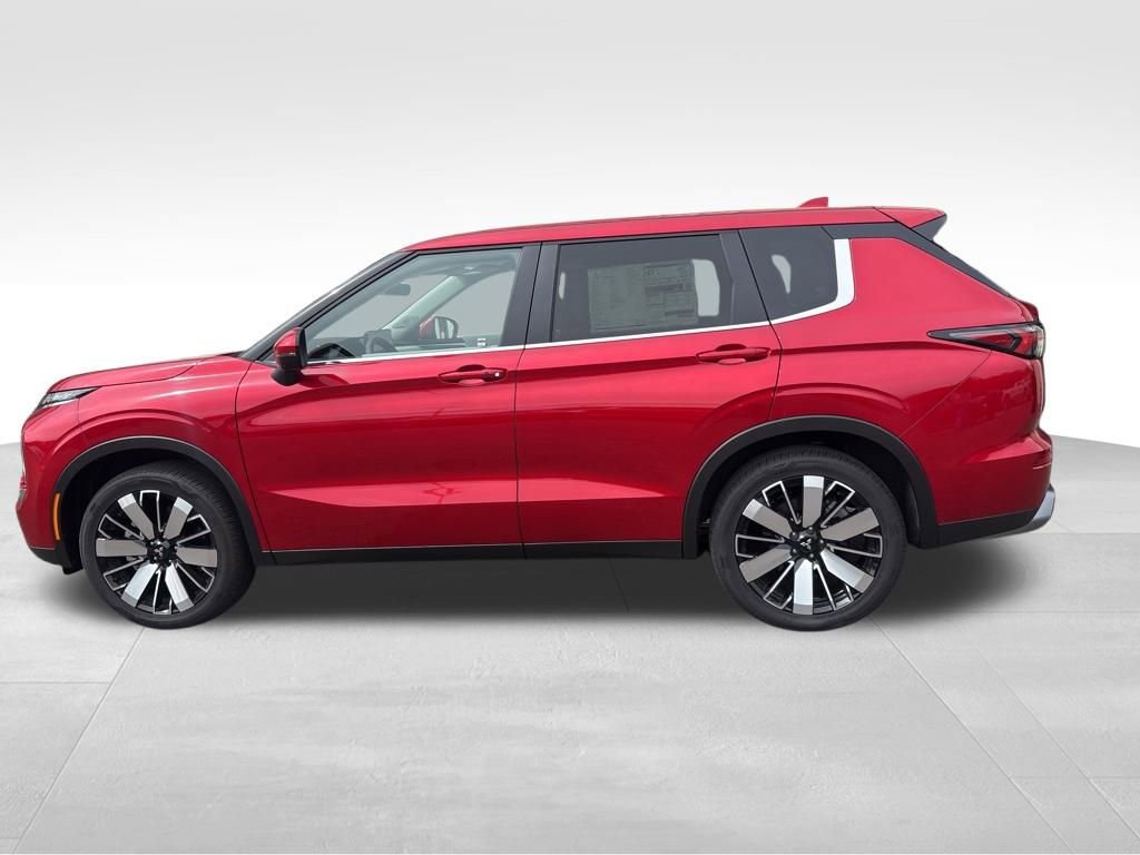 Used 2025 Mitsubishi Outlander SE FWD image 14