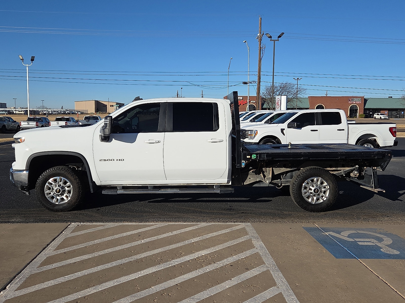 Used 2024 Chevrolet Silverado 2500 LT w/ Convenience Package image 2