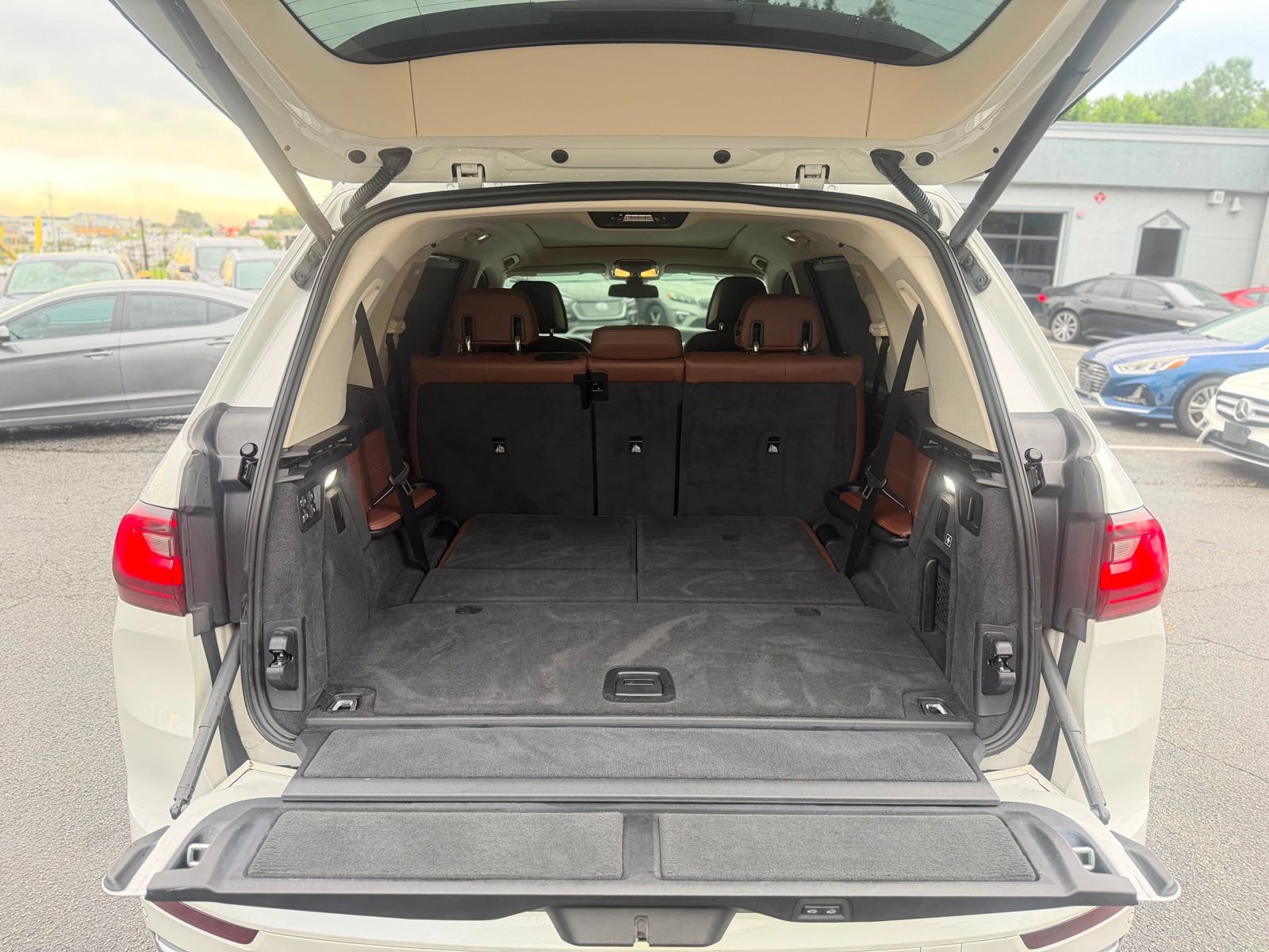 Used 2019 BMW X7 xDrive50i w/ Premium Package AWD/4WD image 41