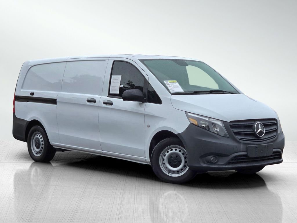 Used 2023 Mercedes-Benz Metris image 2
