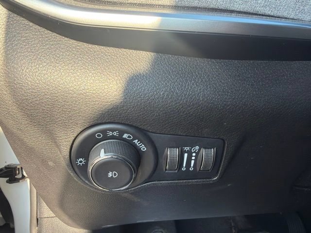Used 2024 Jeep Compass Latitude AWD/4WD image 33