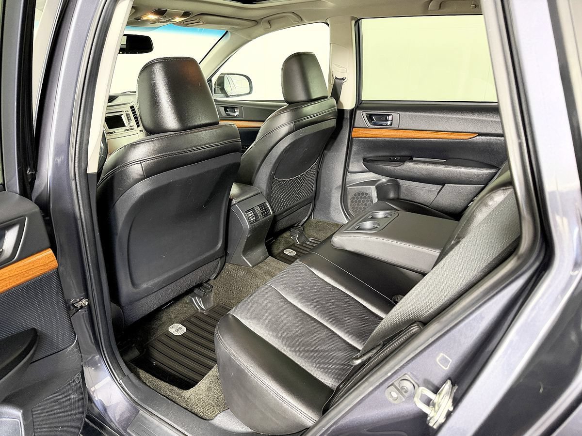 Used 2014 Subaru Outback 2.5i Limited w/ Moonroof Package AWD/4WD image 41