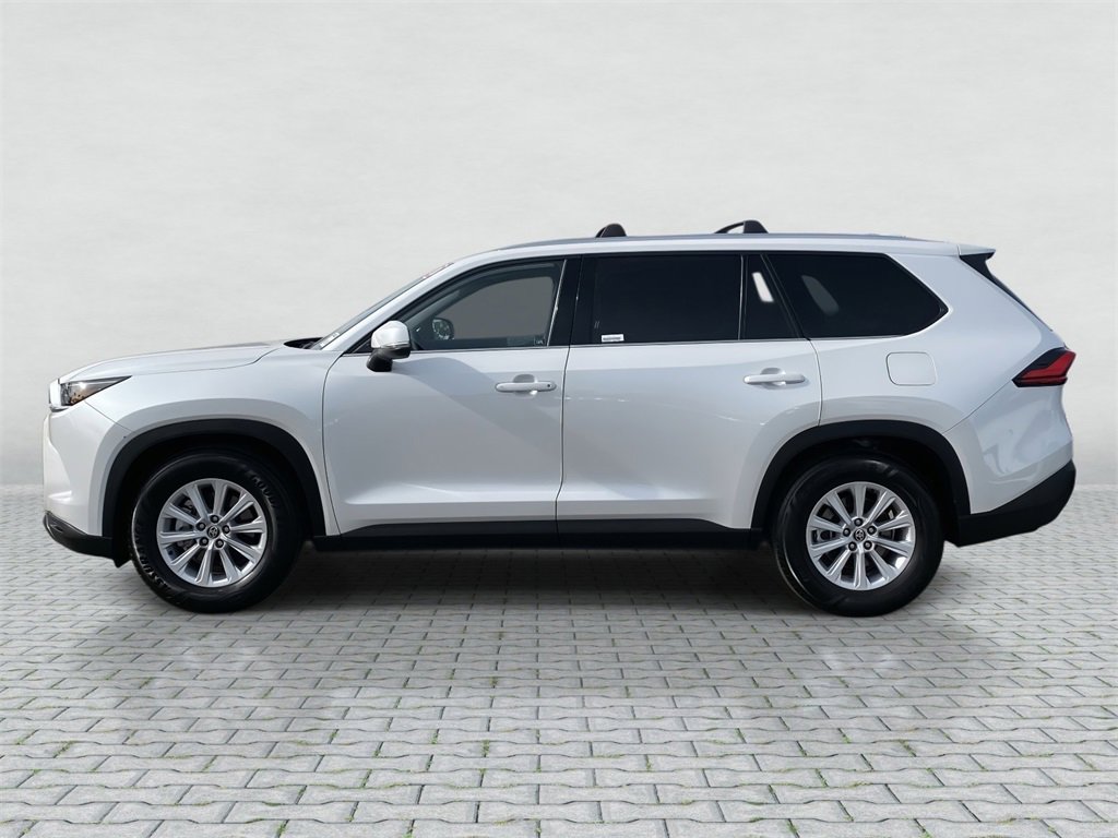 Used 2024 Toyota Grand Highlander XLE image 2