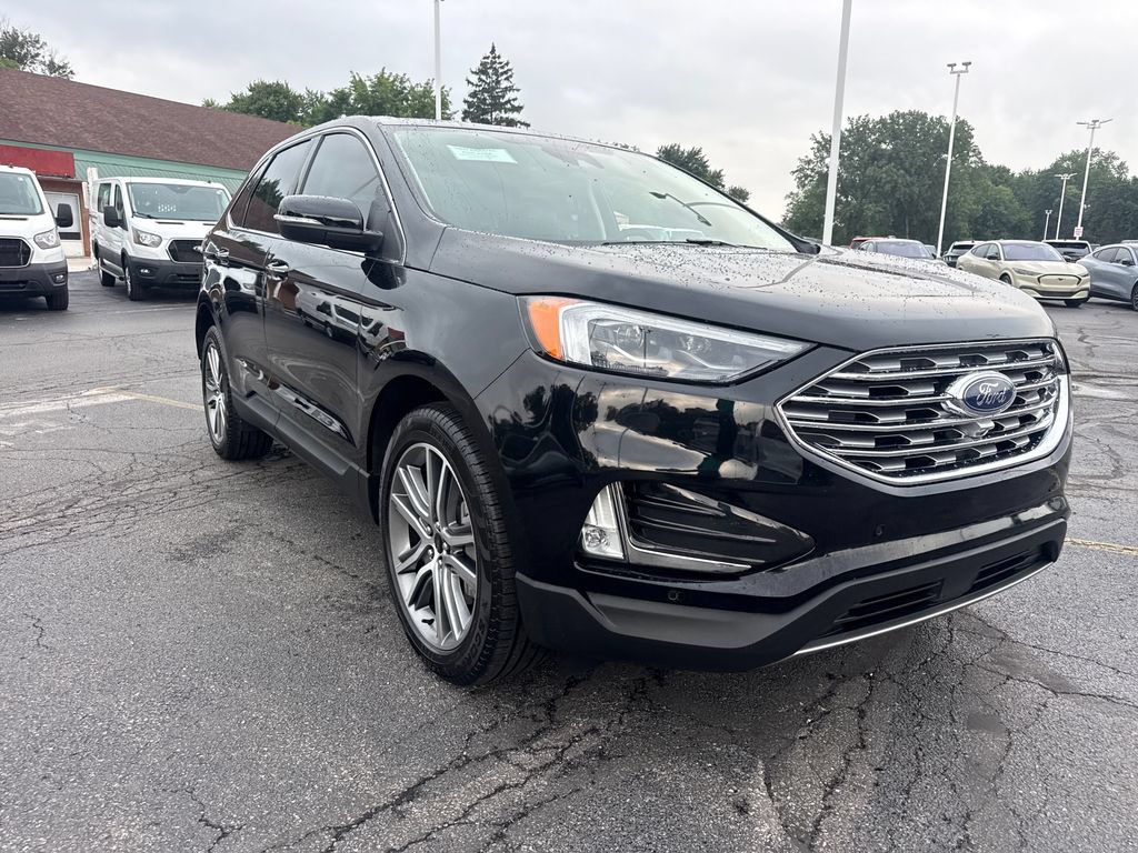 Used 2024 Ford Edge Titanium w/ Equipment Group 301A AWD/4WD image 4