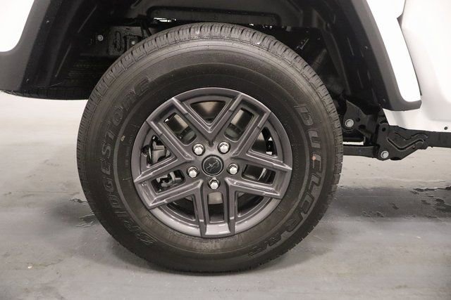 New 2025 Jeep Gladiator Sport AWD/4WD image 24