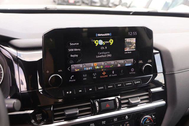 Used 2025 Nissan Pathfinder SL w/ SL Premium Package image 18