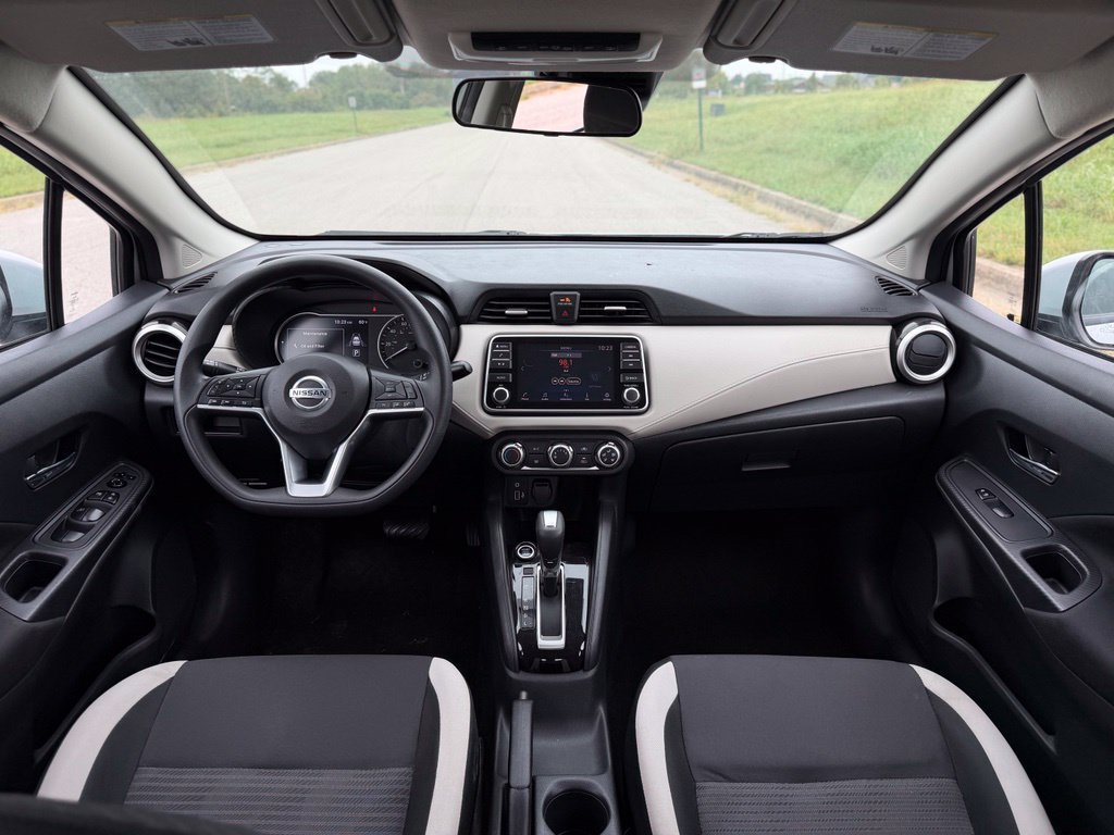 Used 2021 Nissan Versa SV FWD image 13