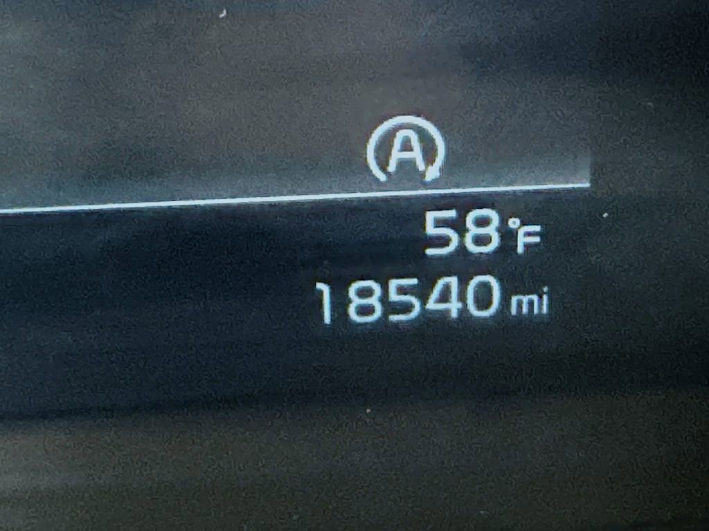 Used 2023 Kia Telluride EX w/ EX Captain's Chair Package image 35