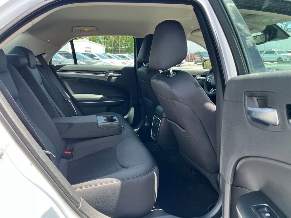Used 2023 Chrysler 300 Touring w/ Safetytec Plus Group image 18
