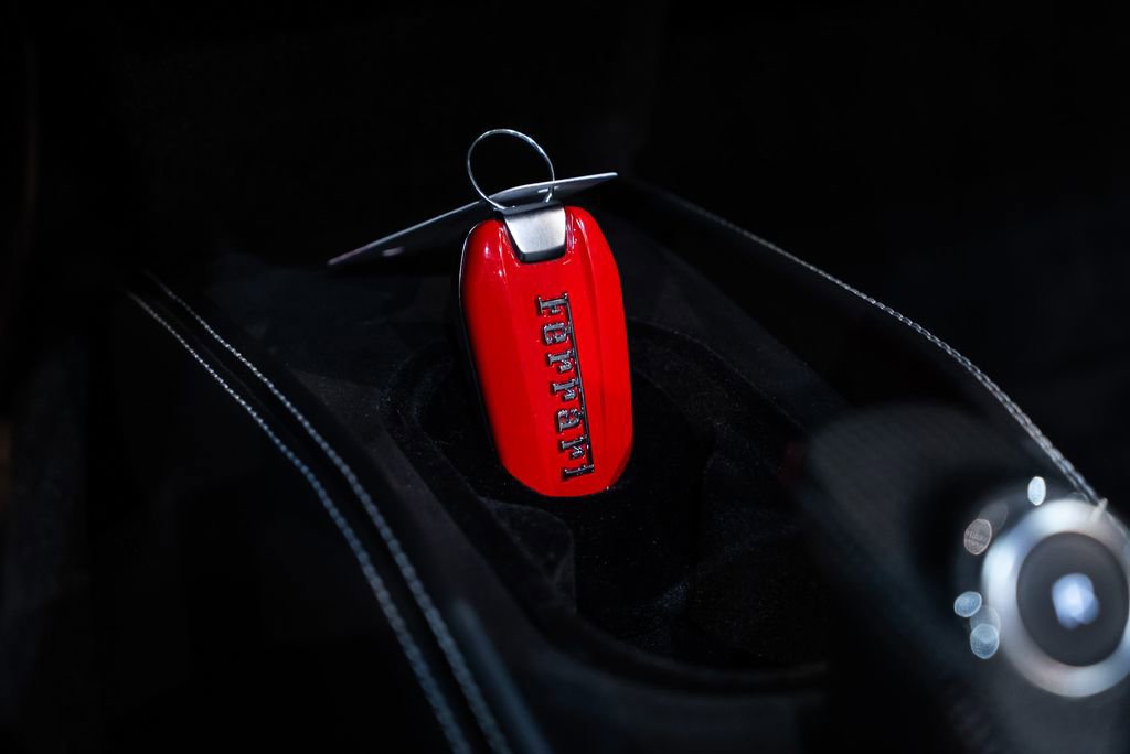 Used 2023 Ferrari F8 Tributo image 38