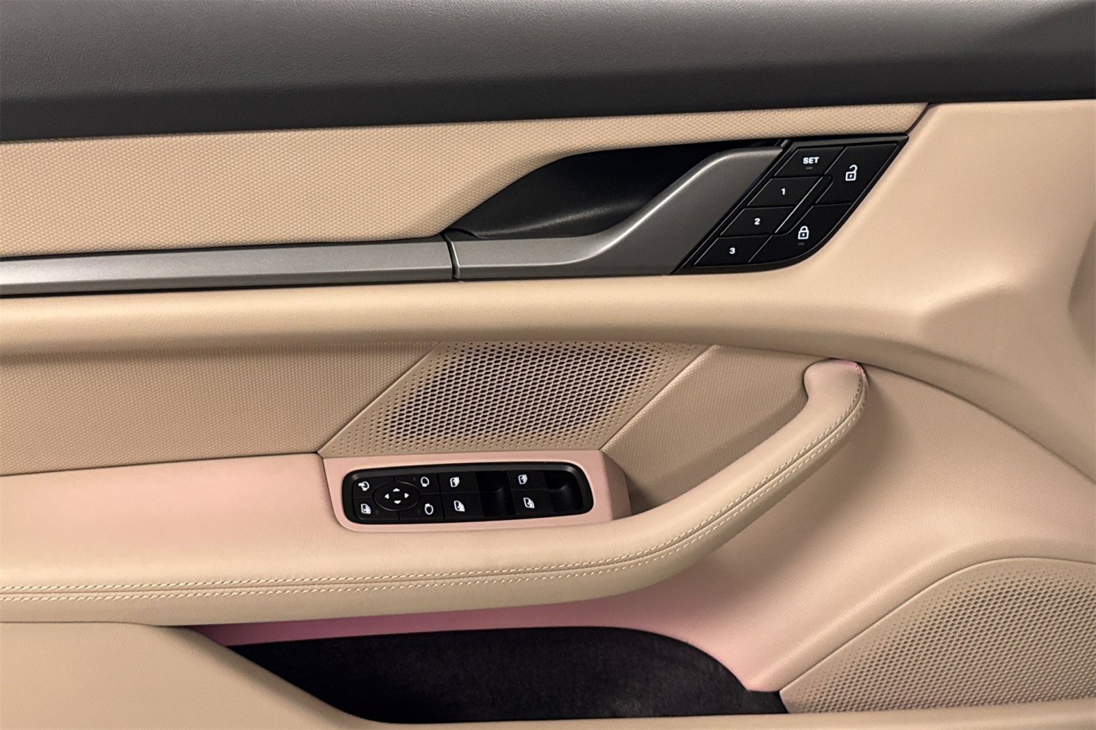 New 2025 Porsche Taycan image 13