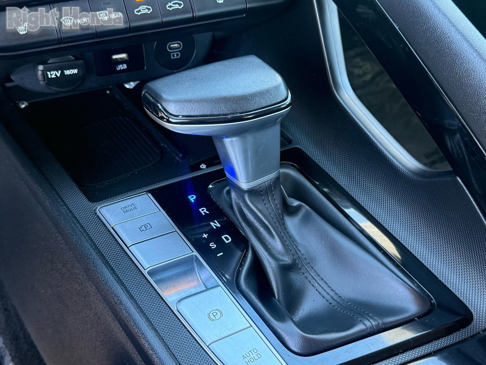 Used 2025 Hyundai Elantra SEL image 25