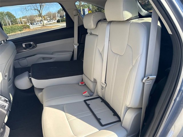 Certified 2022 Kia Sorento S w/ Panoramic Sunroof Package image 7