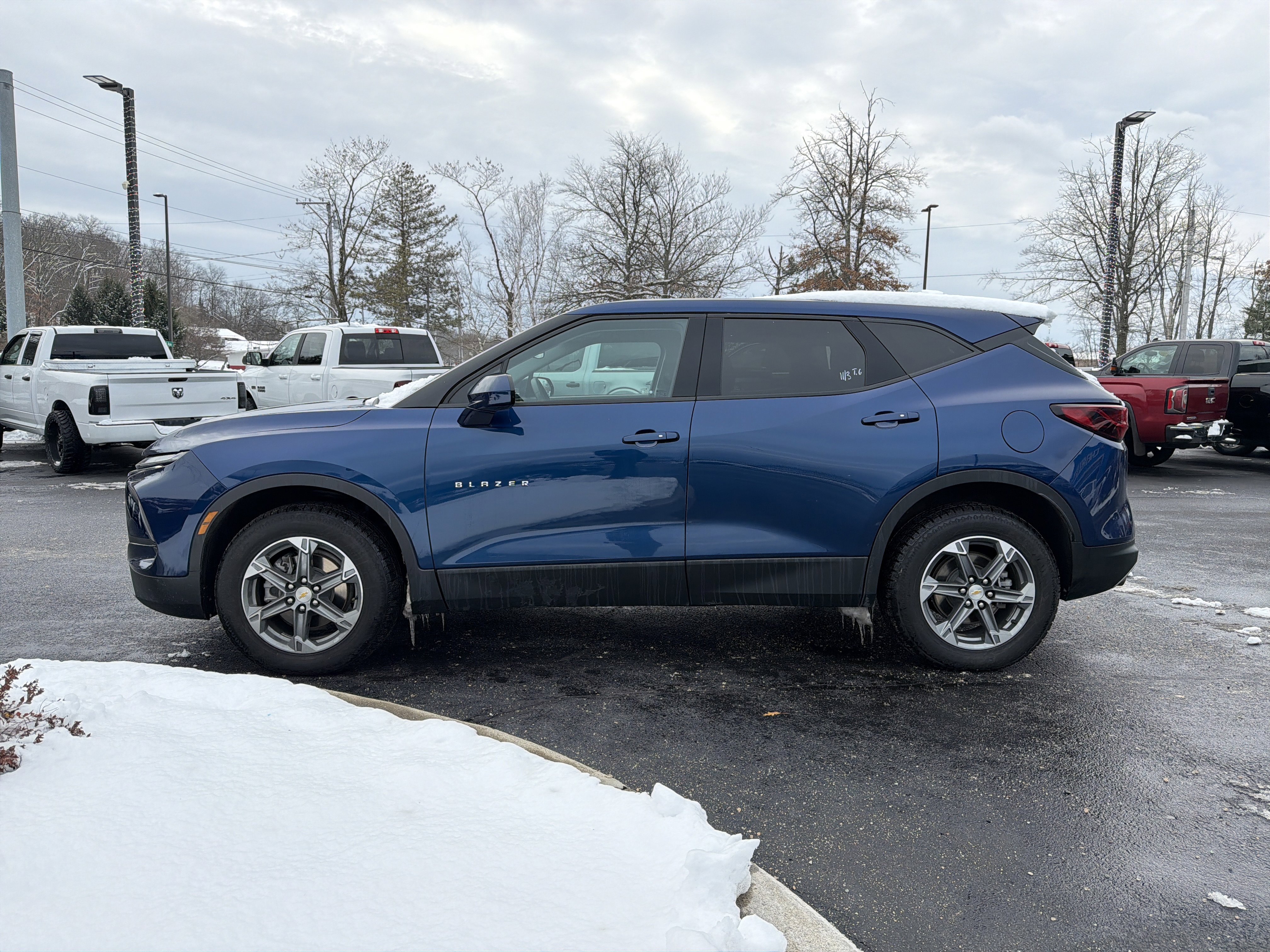 Used 2023 Chevrolet Blazer LT image 9