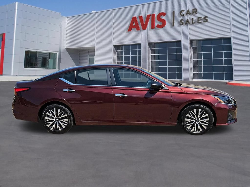 Used 2025 Nissan Altima 2.5 SV FWD image 5