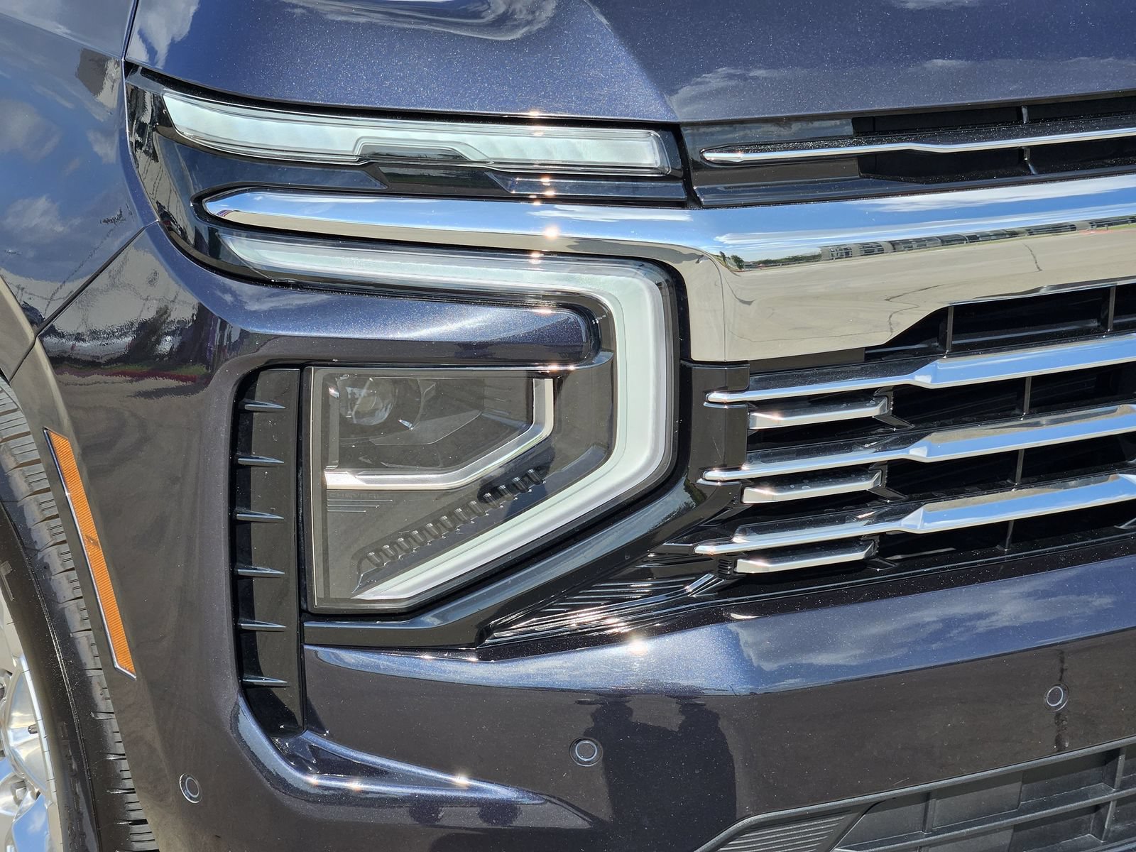 Certified 2025 Chevrolet Suburban Premier AWD/4WD image 10