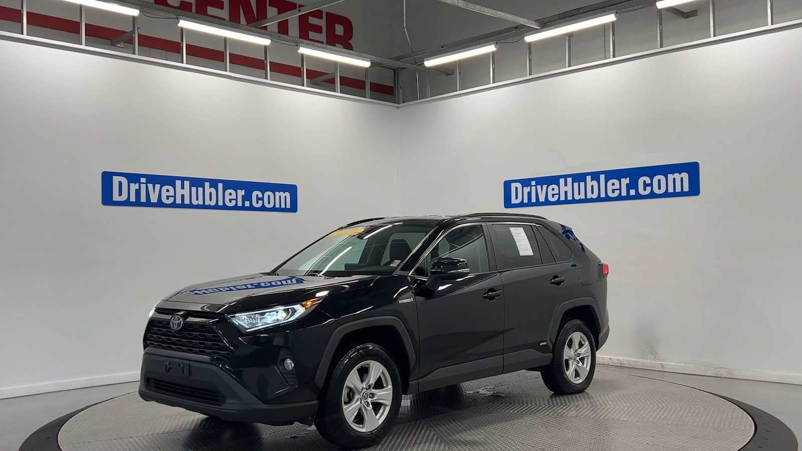 Used 2021 Toyota RAV4 XLE AWD/4WD image 3