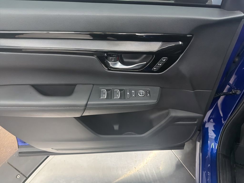 Used 2025 Honda CR-V EX-L image 17