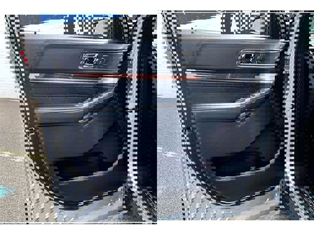 Used 2018 Ford Explorer Platinum AWD/4WD image 19