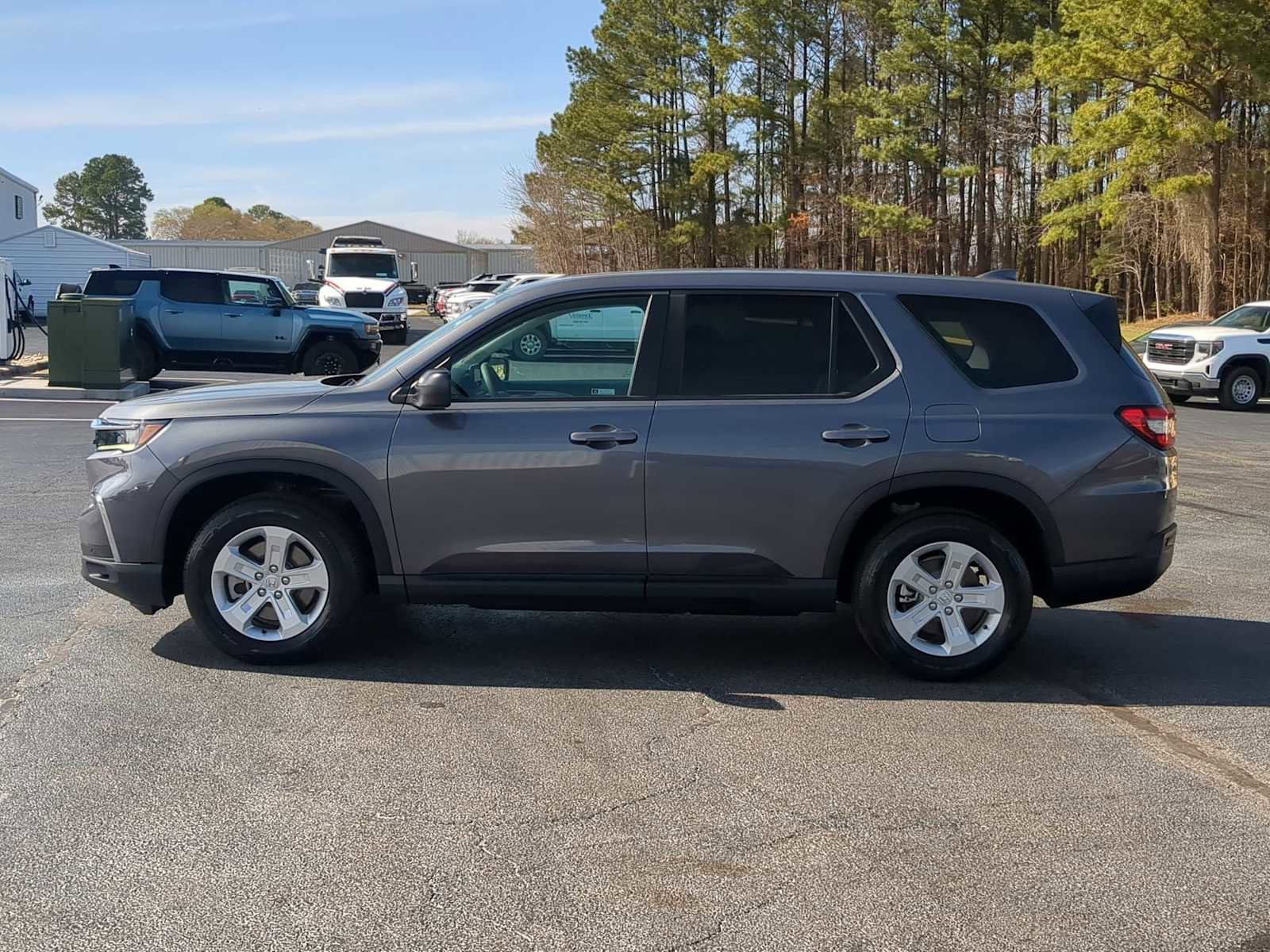 Used 2023 Honda Pilot LX image 5