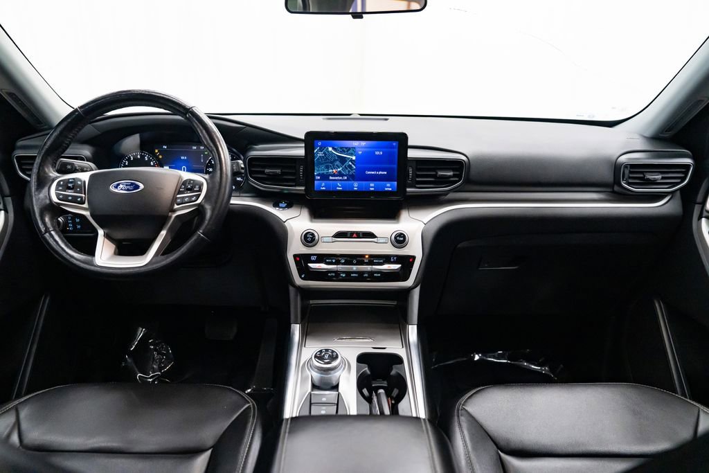 Used 2020 Ford Explorer XLT w/ Equipment Group 202A image 10