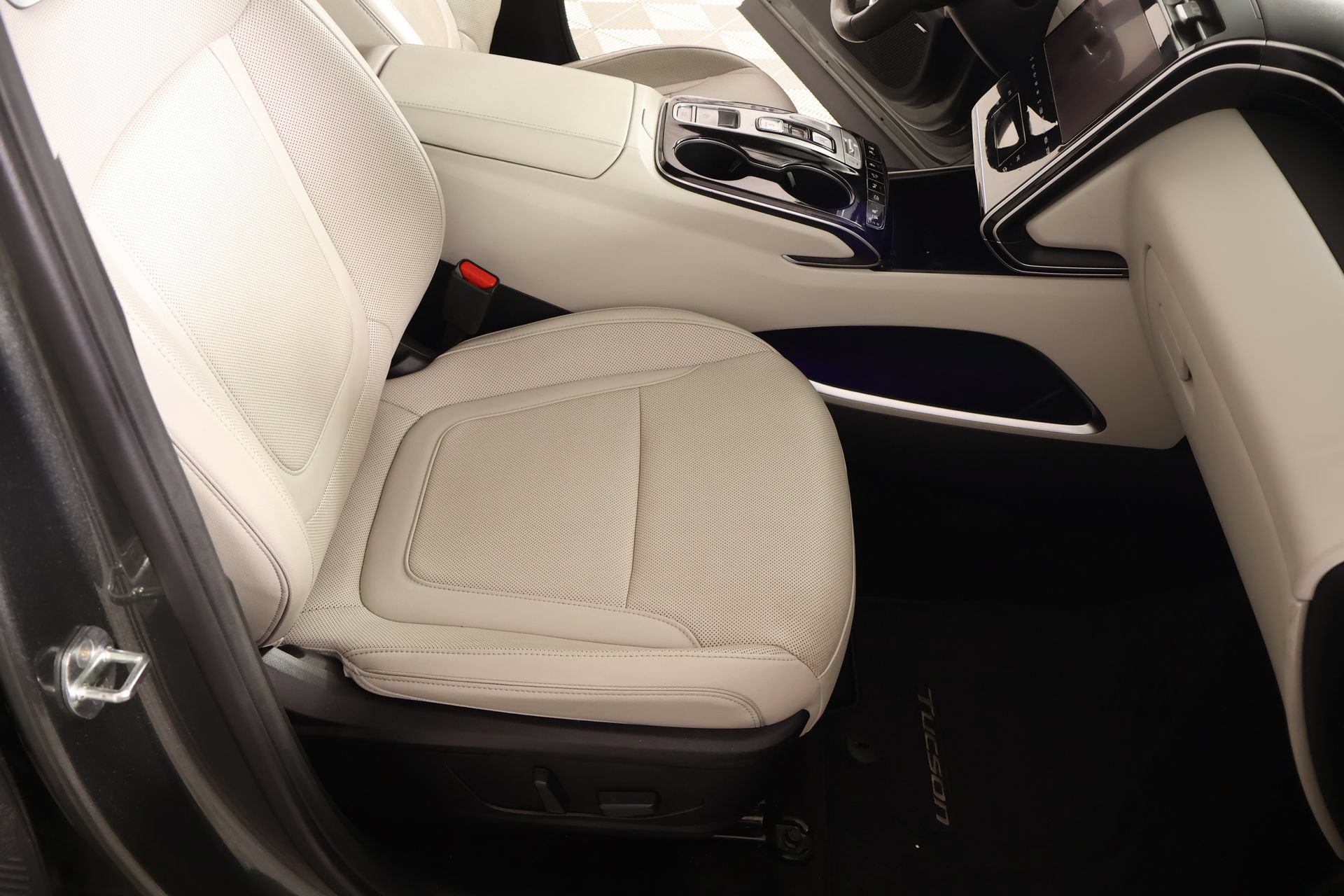 Used 2022 Hyundai Tucson Limited FWD image 14