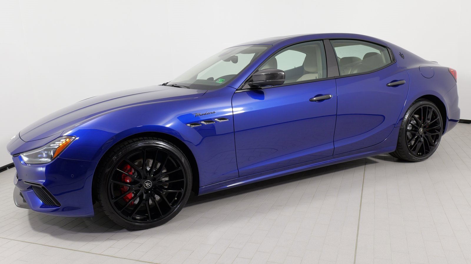Used 2022 Maserati Ghibli Modena image 1