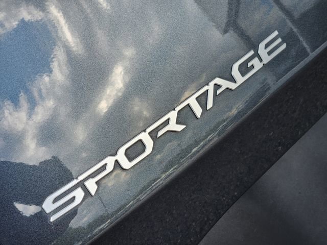 Used 2025 Kia Sportage LX FWD image 8