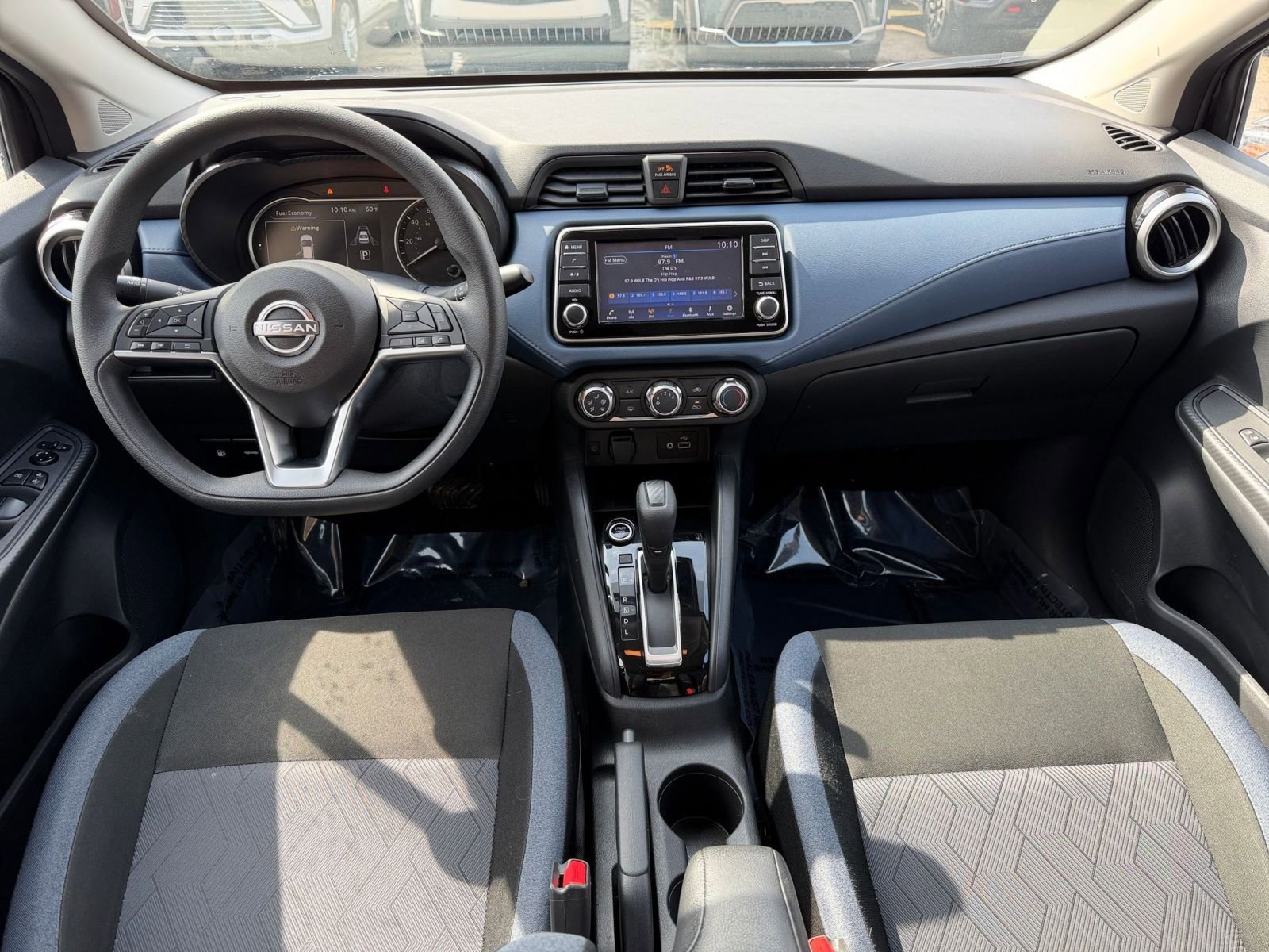 Used 2025 Nissan Versa SV FWD image 31