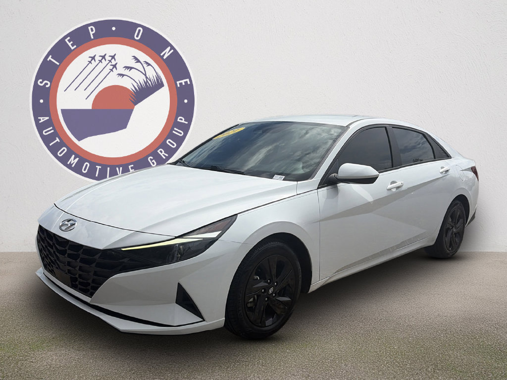 Used 2021 Hyundai Elantra SEL w/ Convenience Package FWD image 2