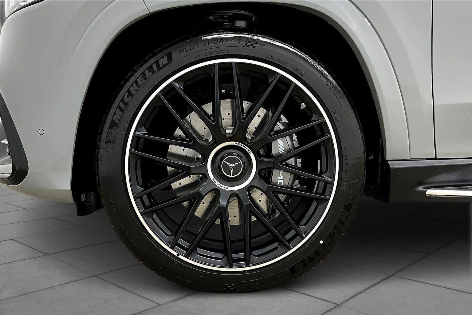 New 2026 Mercedes-Benz GLS 63 AMG 4MATIC image 11