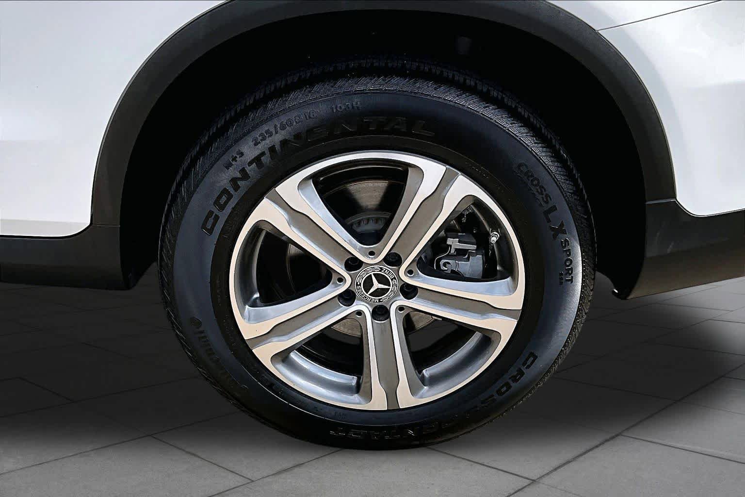 Used 2018 Mercedes-Benz GLC 300 4MATIC image 10