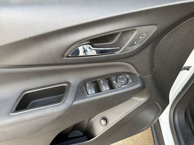 Certified 2022 Chevrolet Equinox RS w/ Infotainment Package image 15