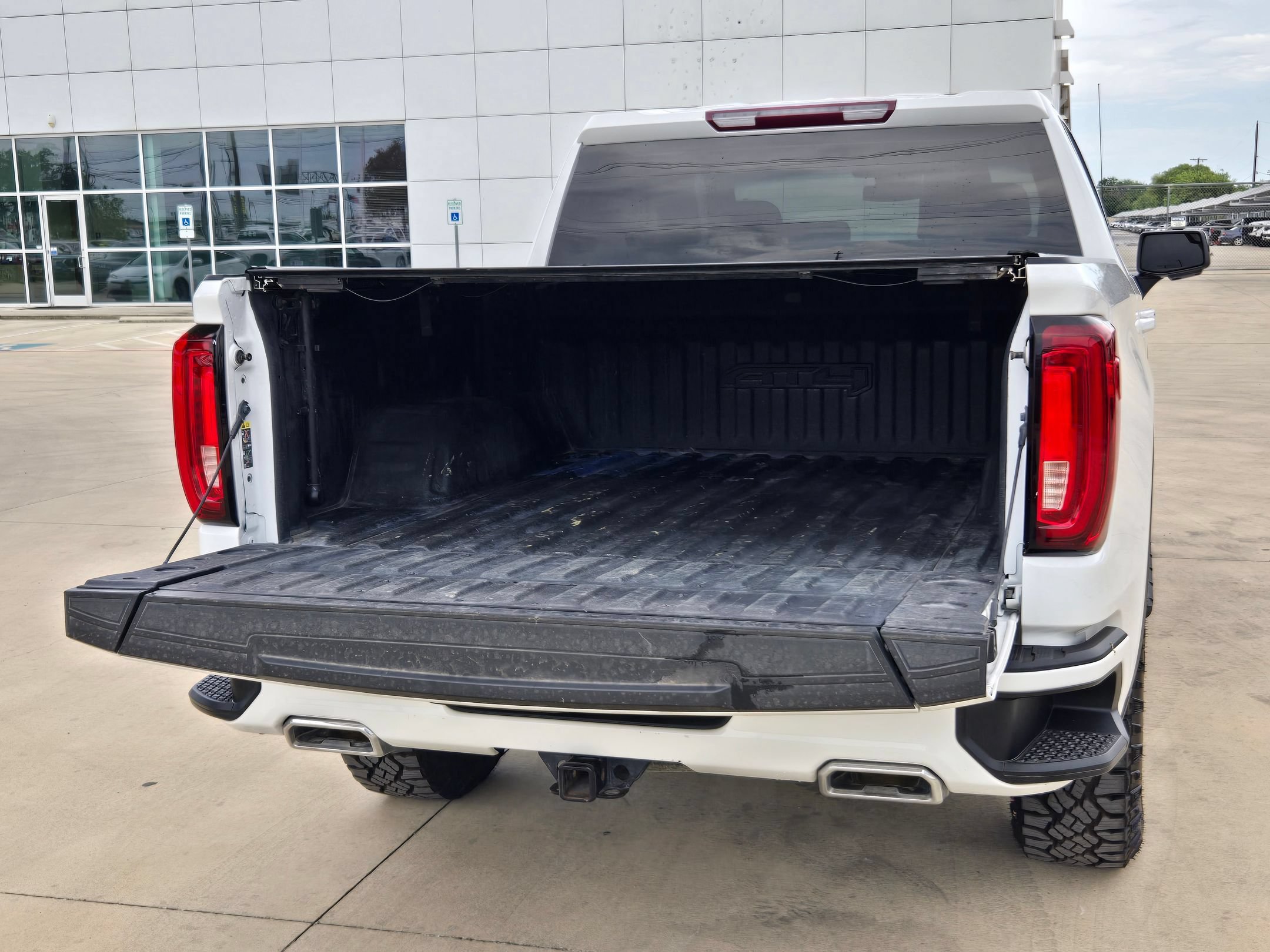 Certified 2022 GMC Sierra 1500 AT4 AWD/4WD image 26