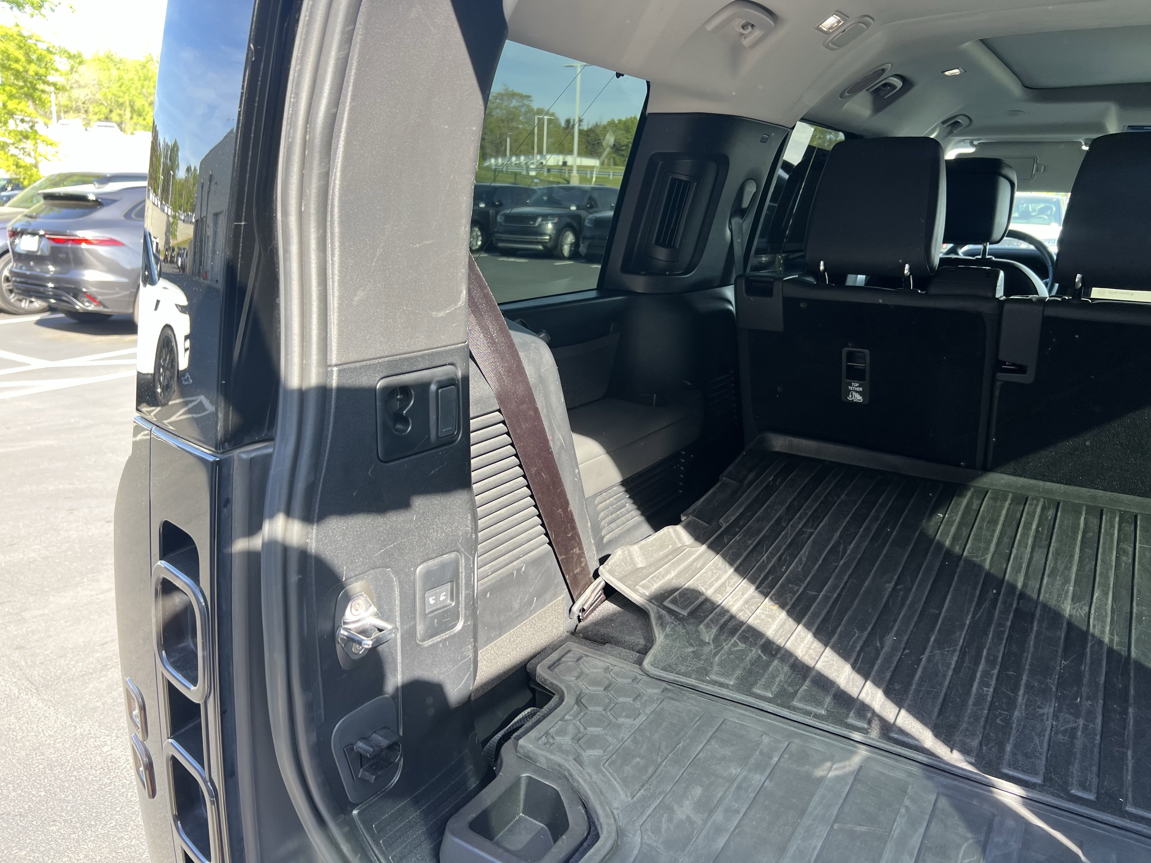 Certified 2024 Land Rover Defender 130 S image 15