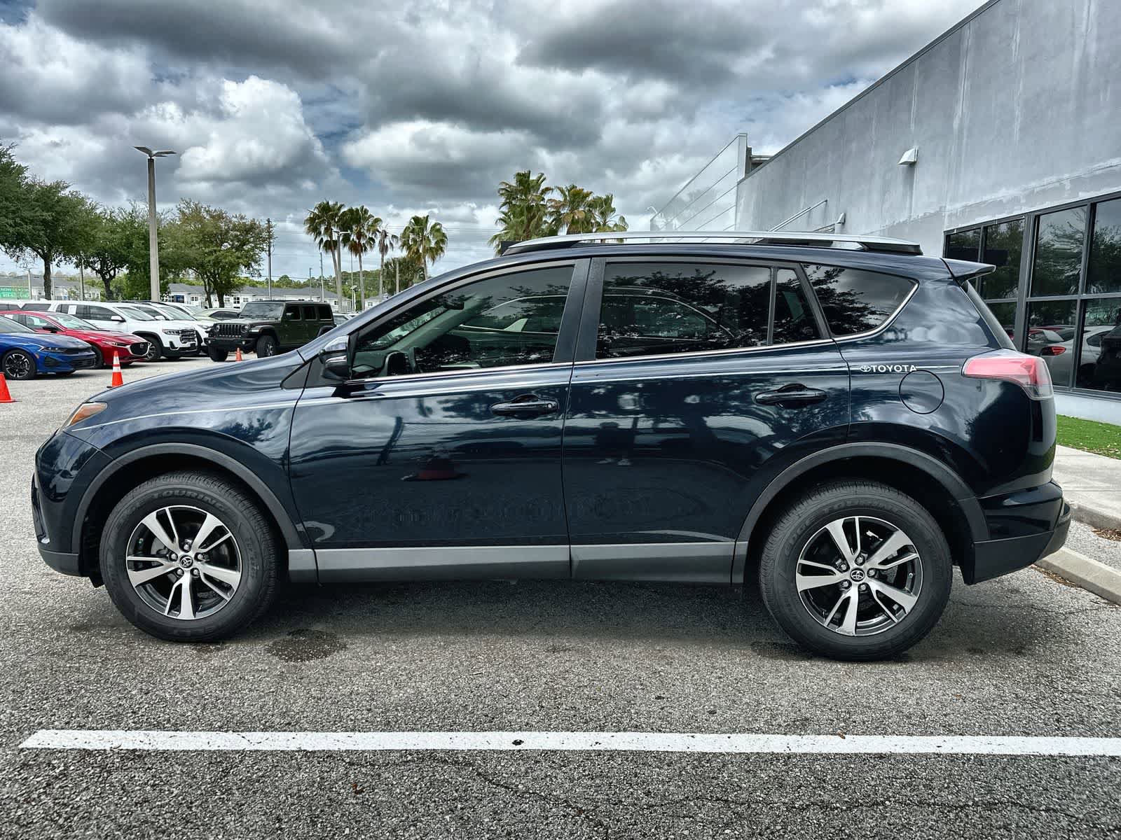 Used 2018 Toyota RAV4 XLE FWD image 5