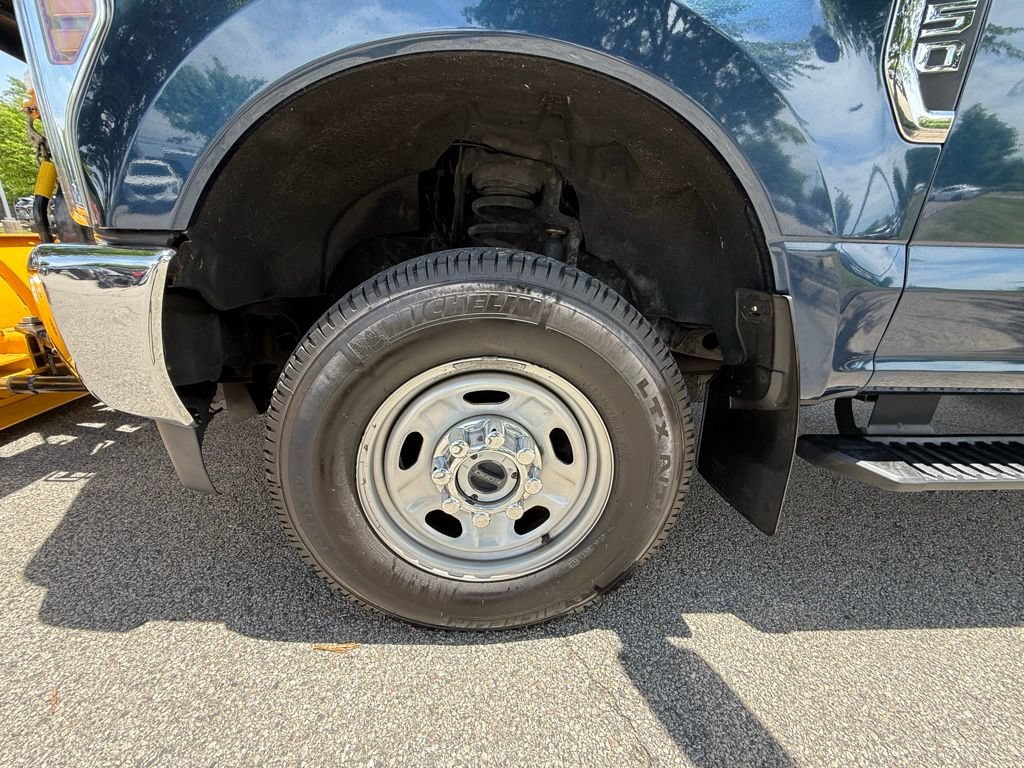 Used 2018 Ford F250 XL w/ Power Equipment Group AWD/4WD image 25