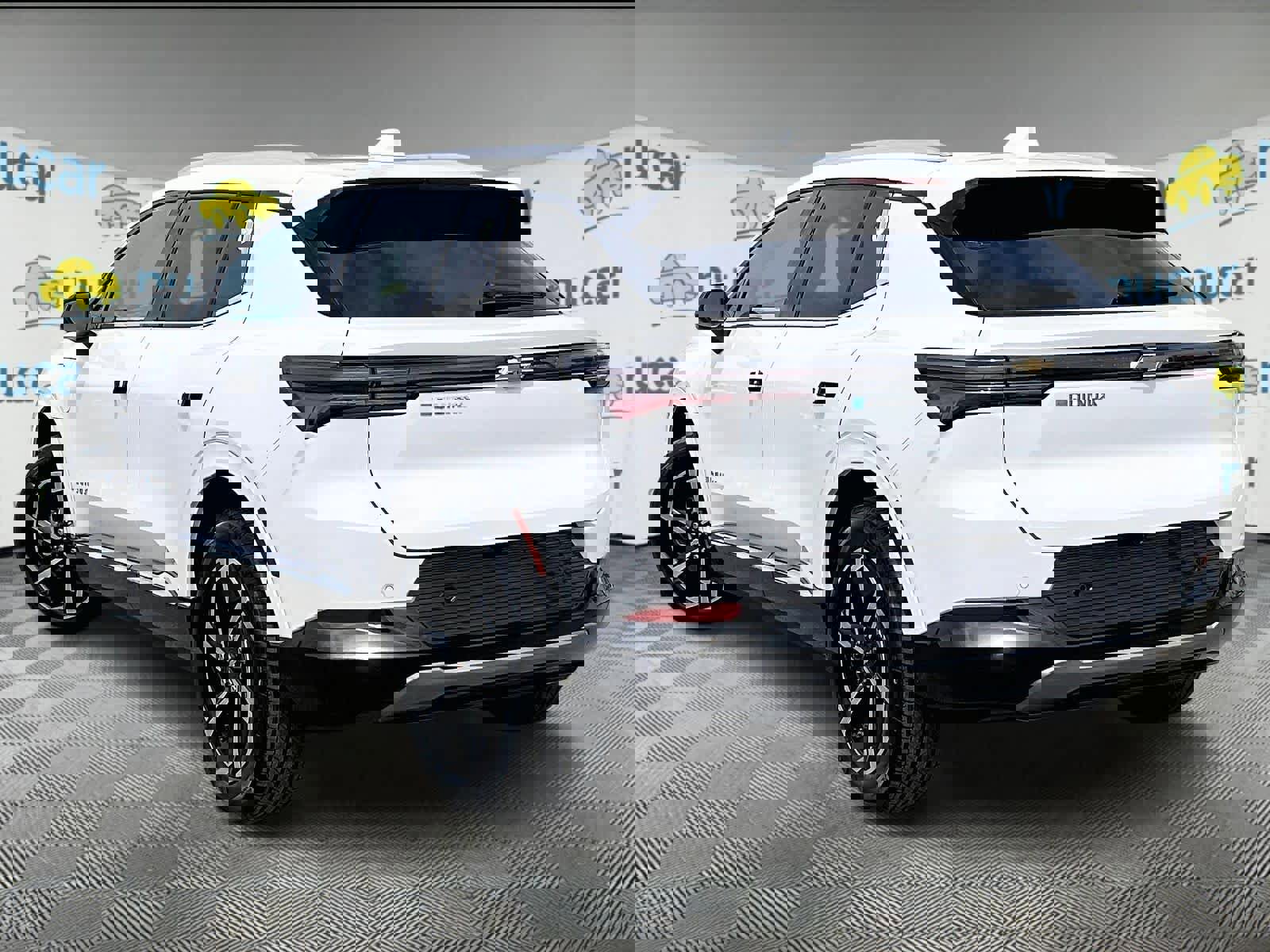 Used 2025 Chevrolet Equinox EV LT image 4