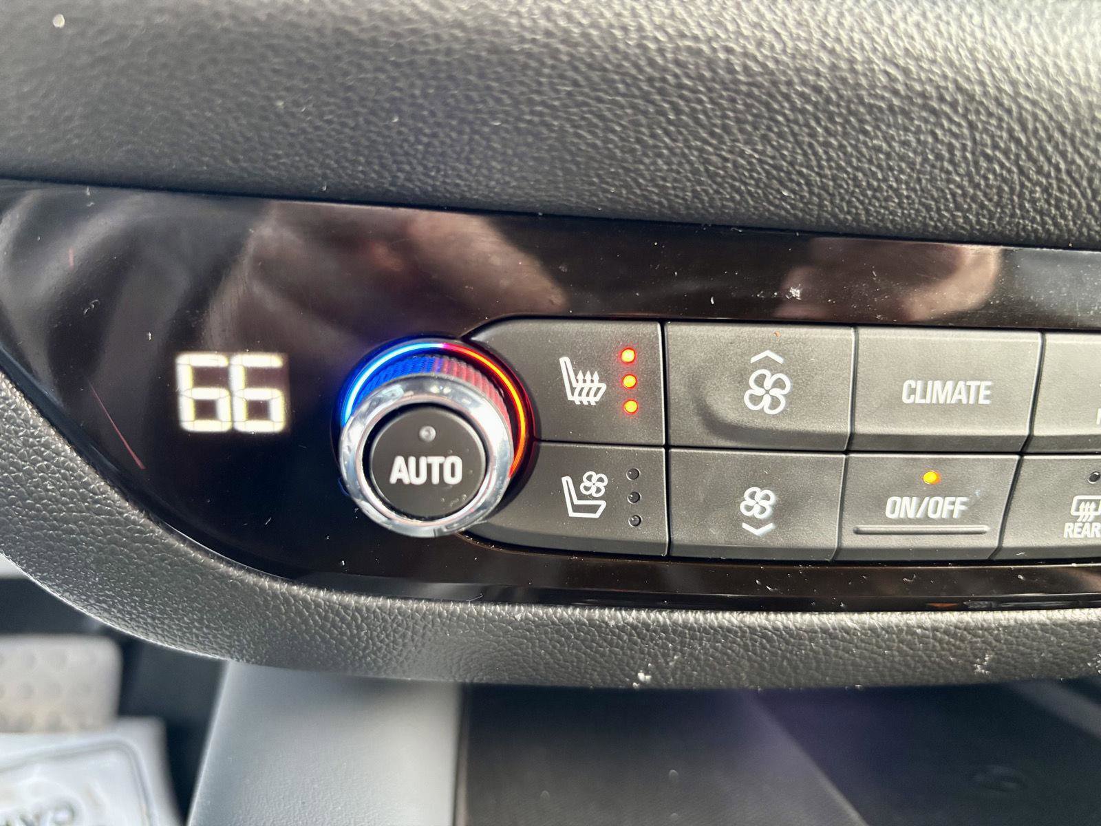 Used 2022 Buick Enclave Premium AWD/4WD image 5