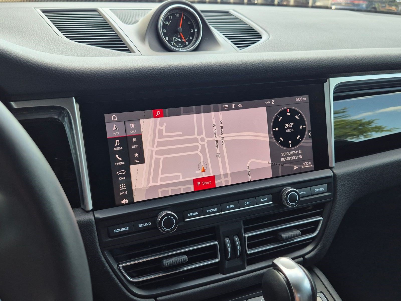 Certified 2021 Porsche Macan S AWD/4WD image 17