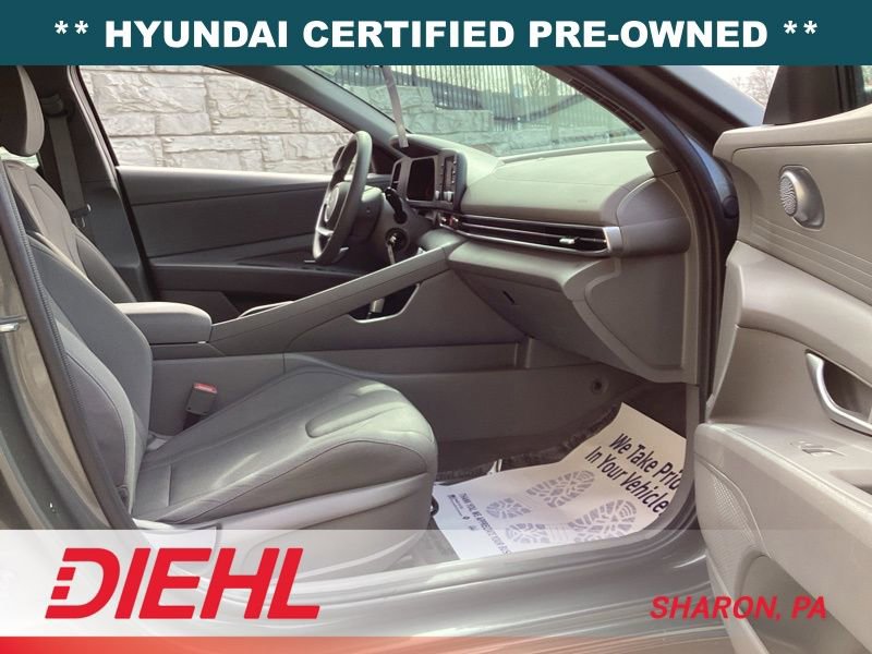 Used 2024 Hyundai Elantra SE image 17