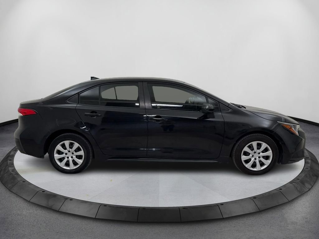 Used 2020 Toyota Corolla LE FWD image 4