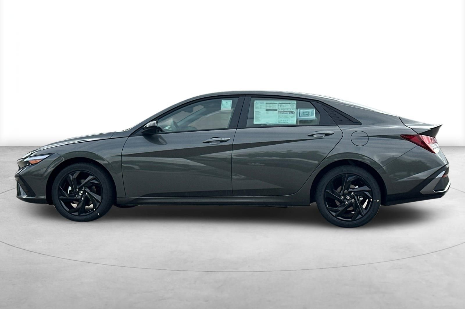 Used 2026 Hyundai Elantra Sport FWD image 3
