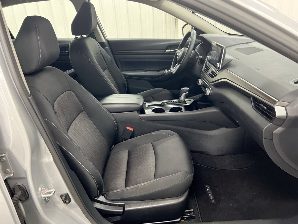 Used 2024 Nissan Altima 2.5 SV FWD image 21