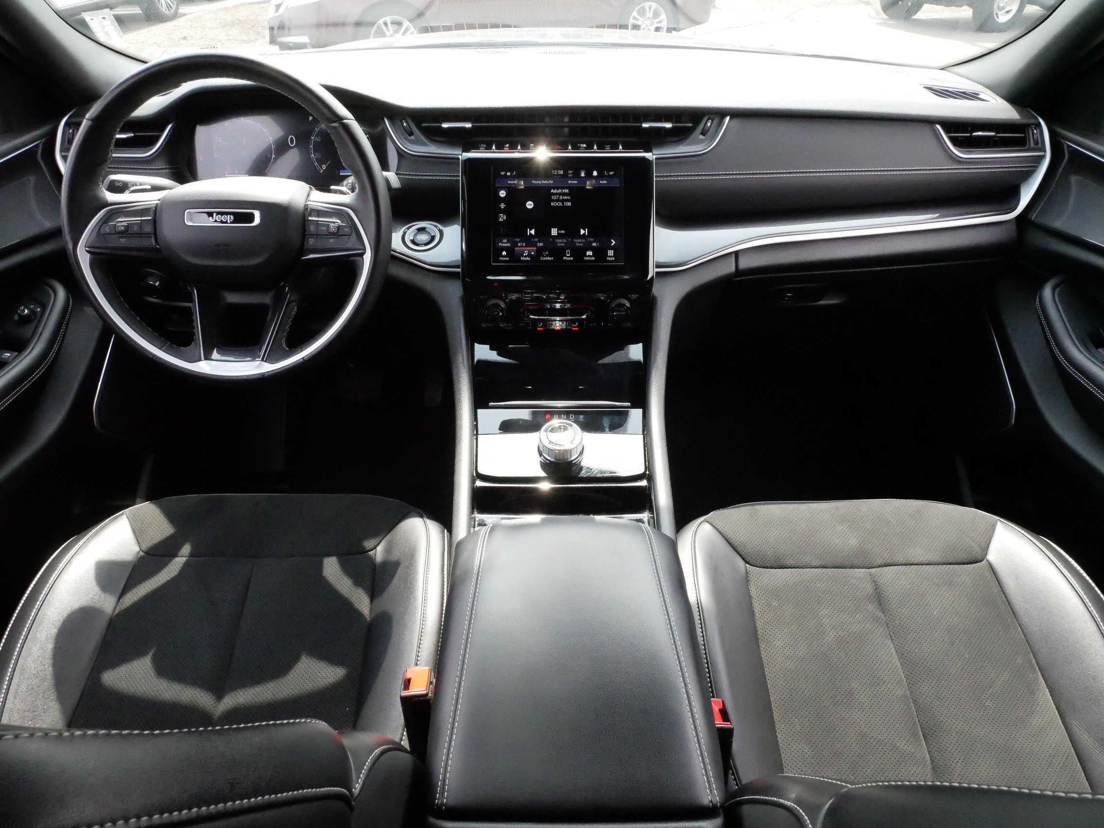 Used 2022 Jeep Grand Cherokee Altitude image 10