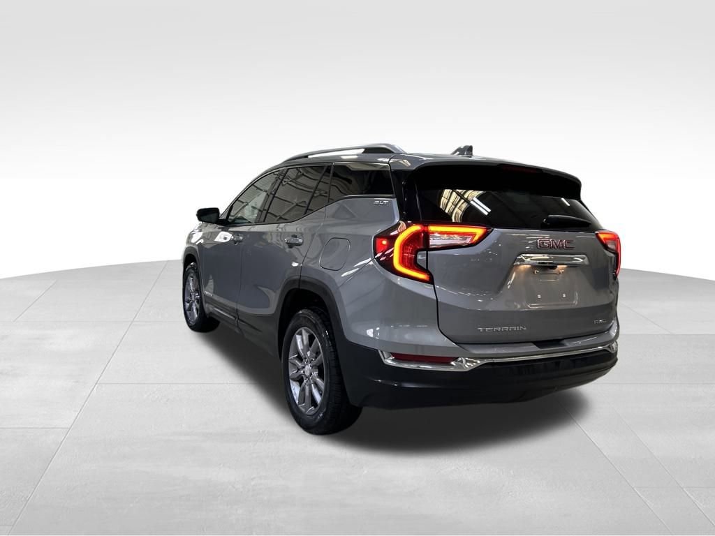 Used 2024 GMC Terrain SLT image 5
