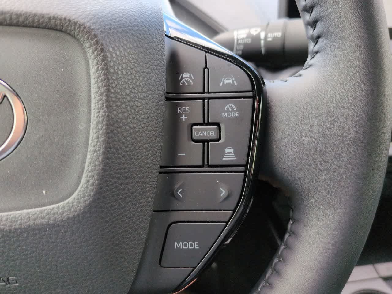 Used 2024 Toyota Prius XLE FWD image 25