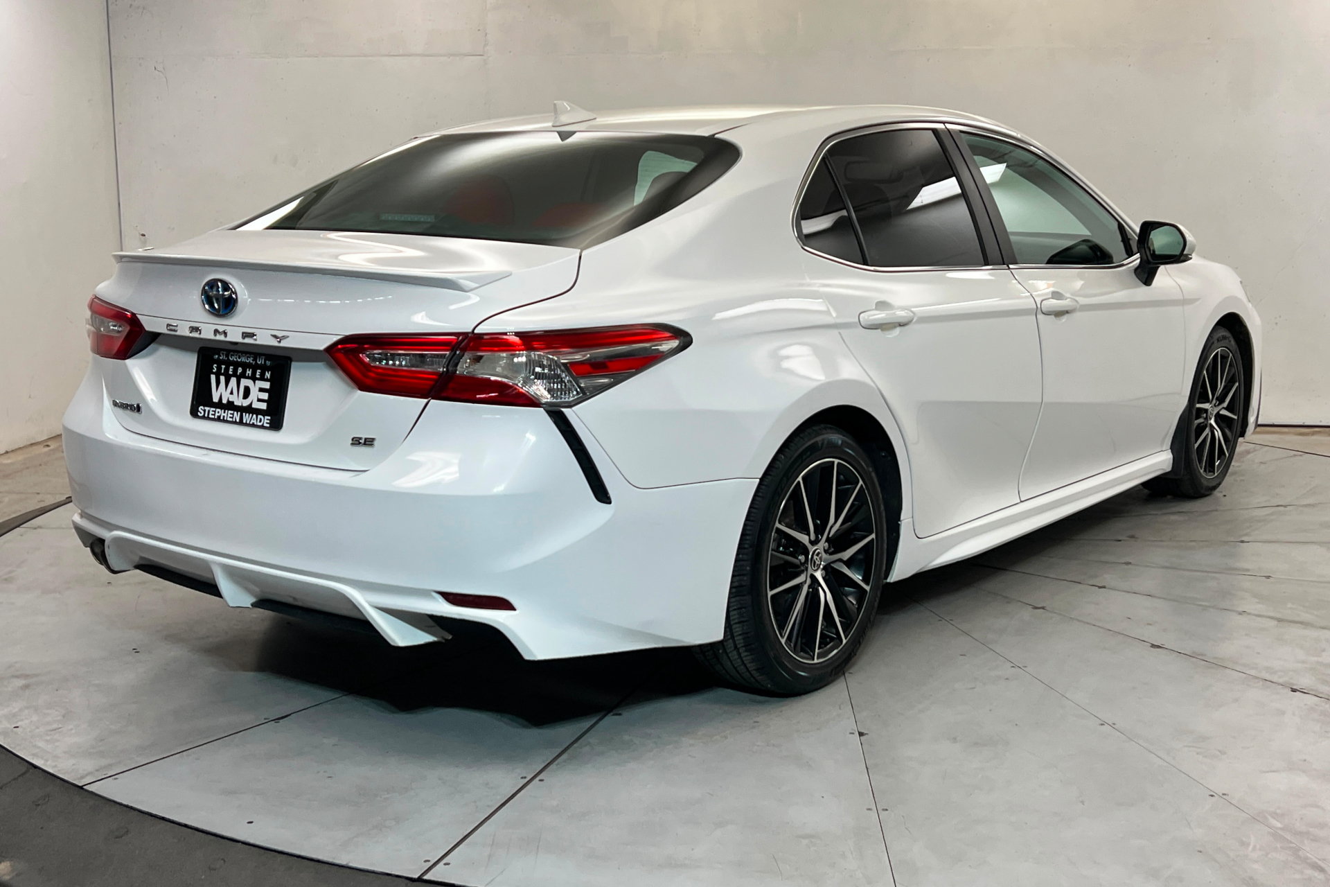Used 2023 Toyota Camry SE w/ Audio Upgrade Package FWD image 5