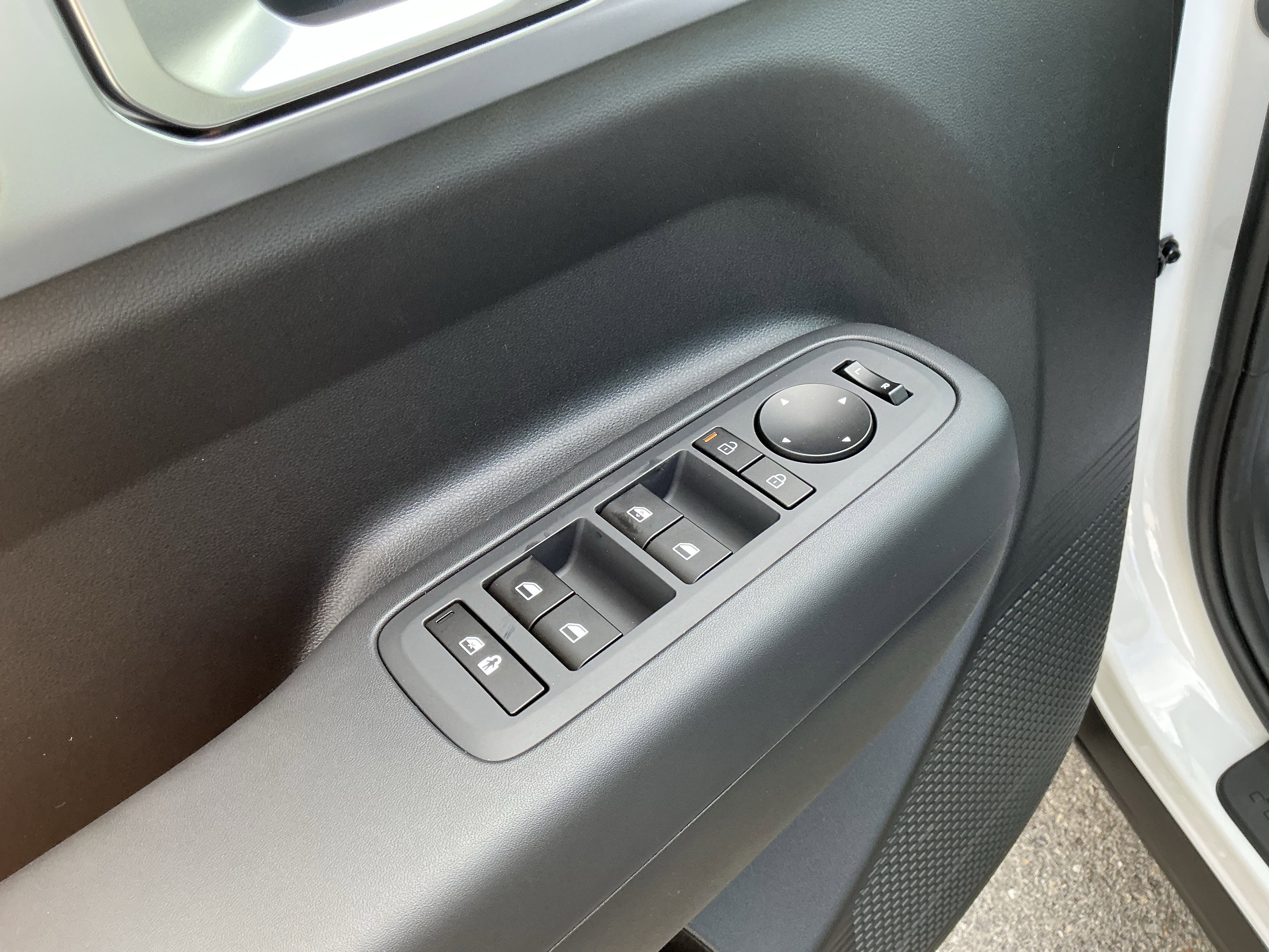 New 2026 Hyundai Santa Fe SE AWD/4WD image 18