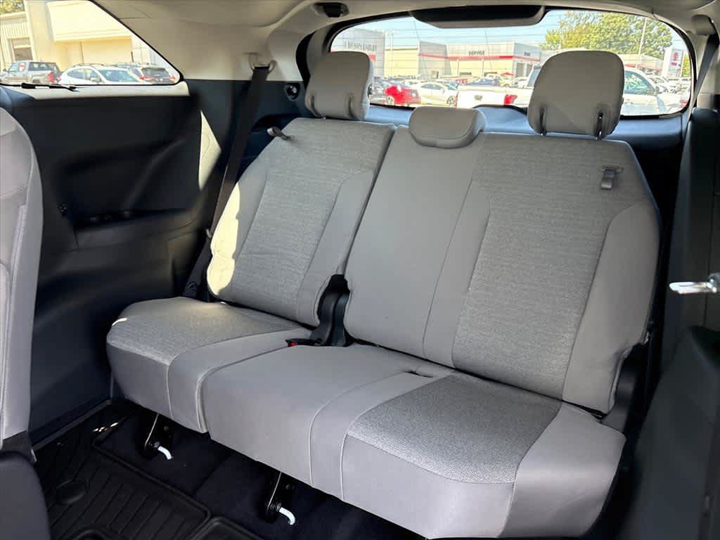 New 2026 Toyota Sienna LE FWD image 10